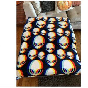 Trippy 3D Alien Throw Blankets 50 x 40